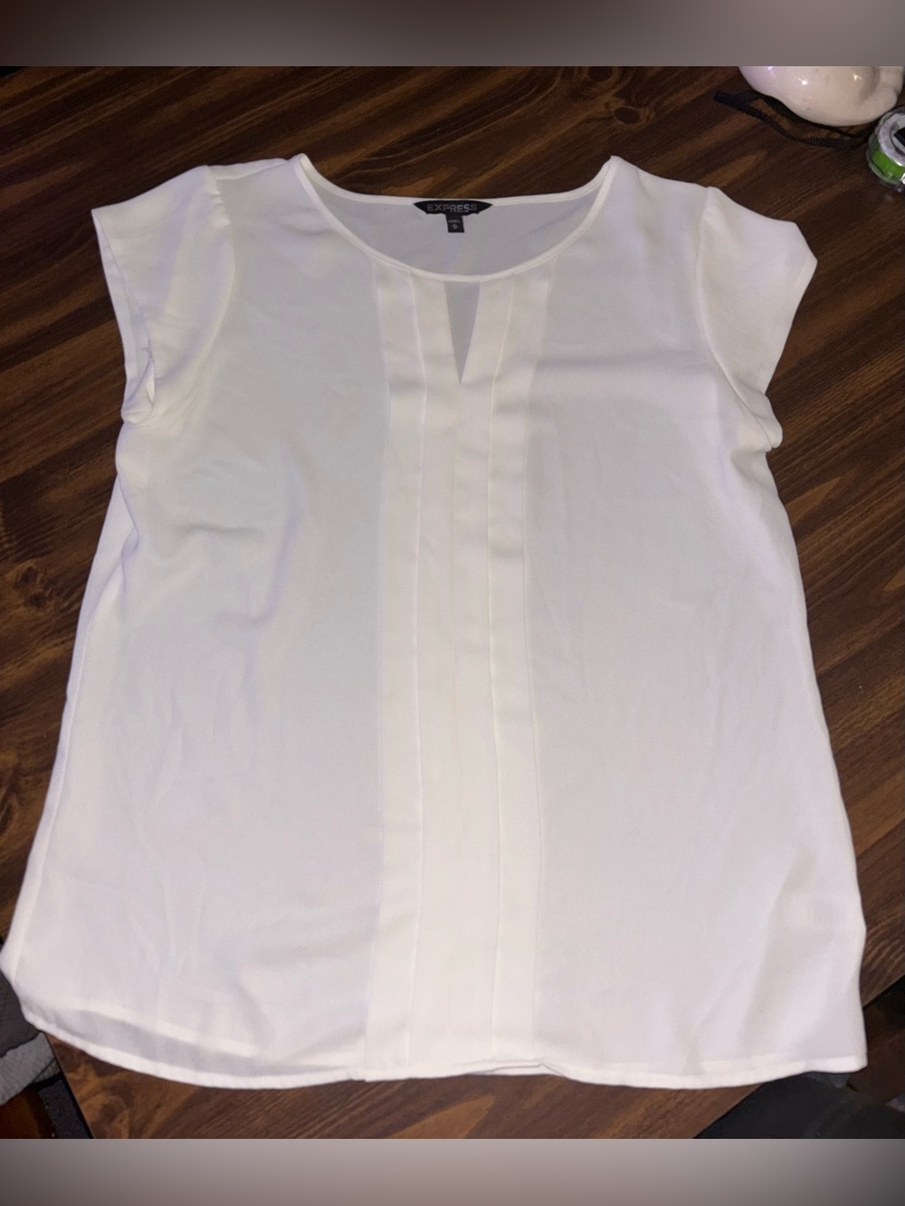 Classic Express white blouse in size Medium. Features a lightweight flowy silhou